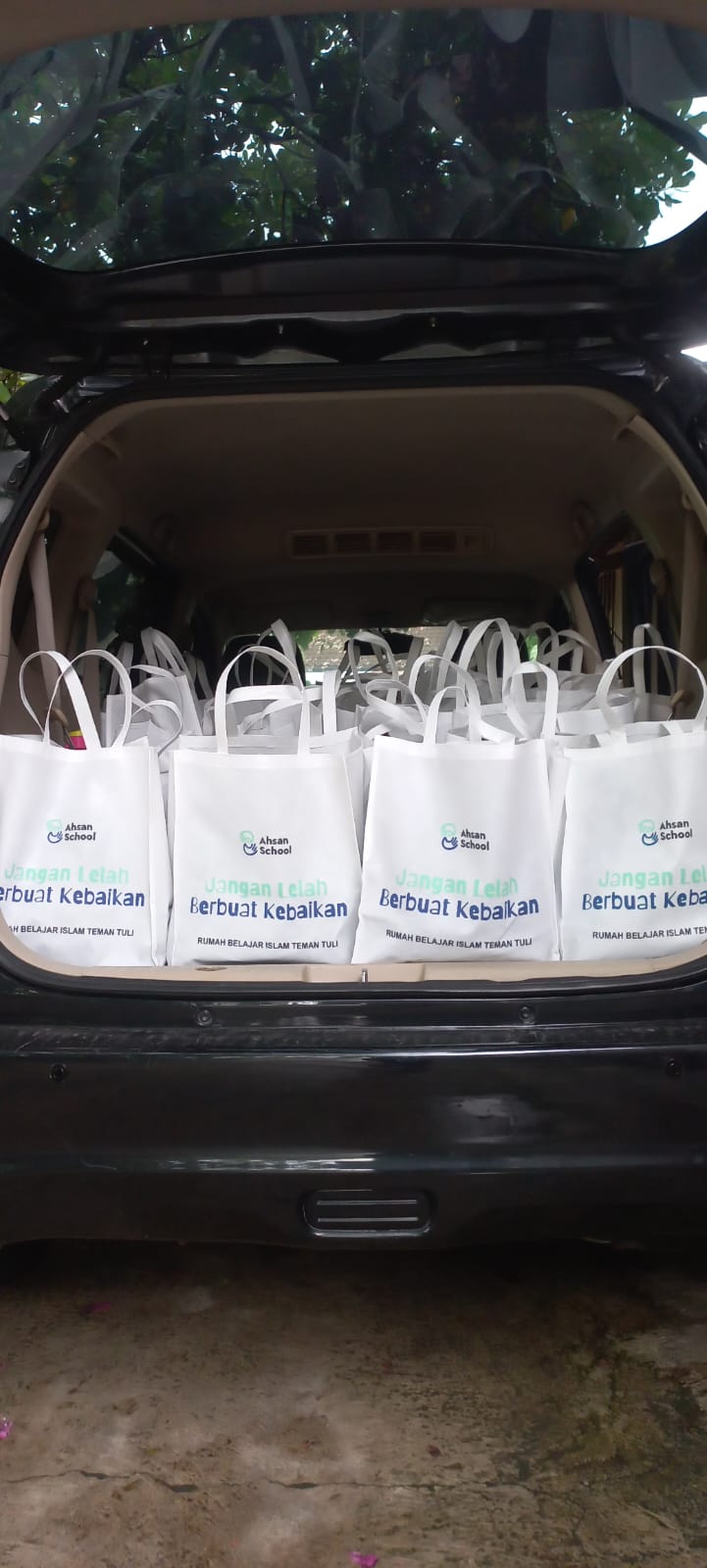 Pembagian Makanan